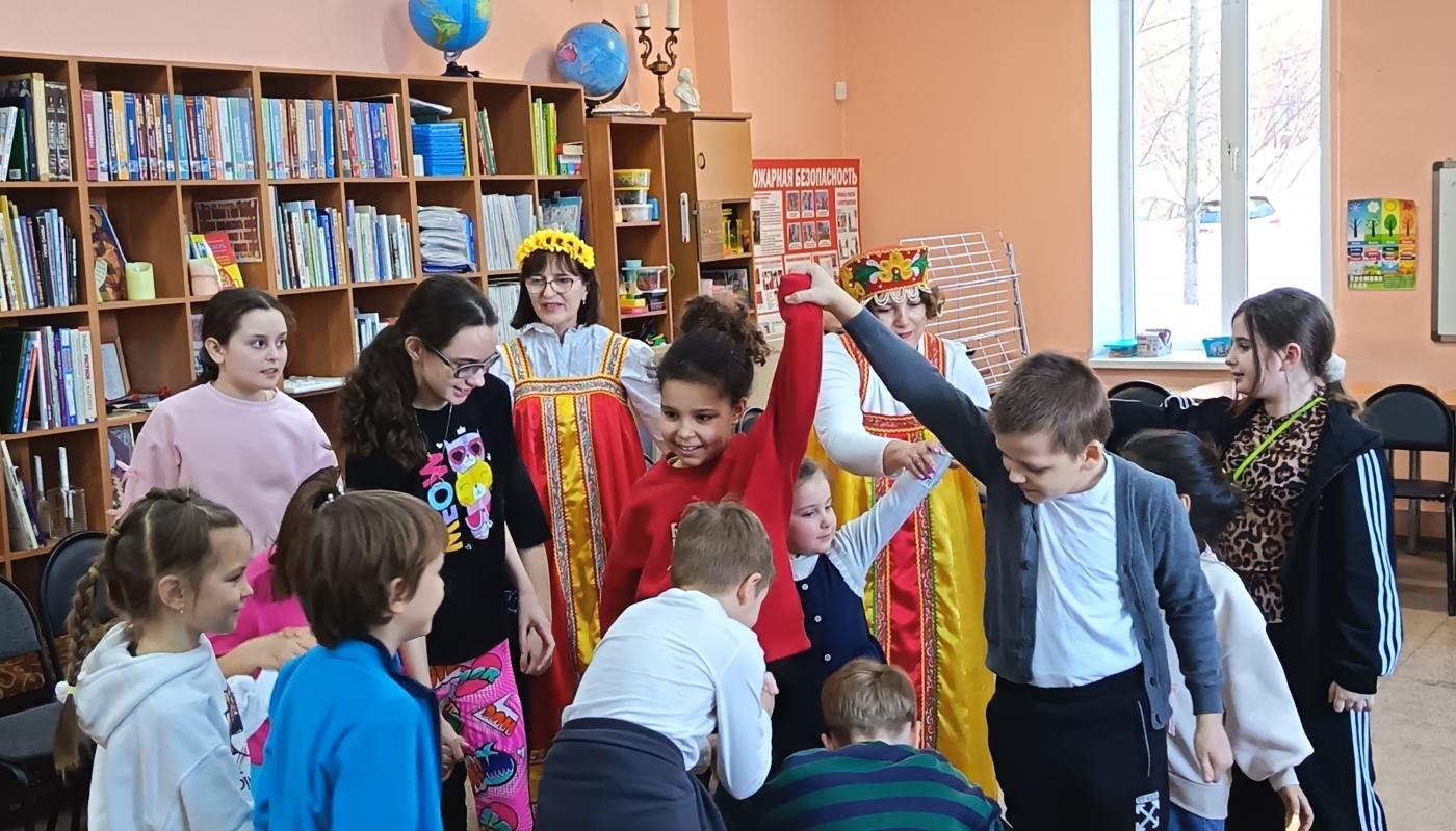 Сундук с праздниками домовёнка Кузи